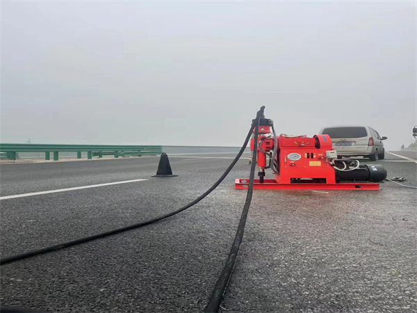 宋洛乡马路路基路面开裂下沉注浆加固灌浆