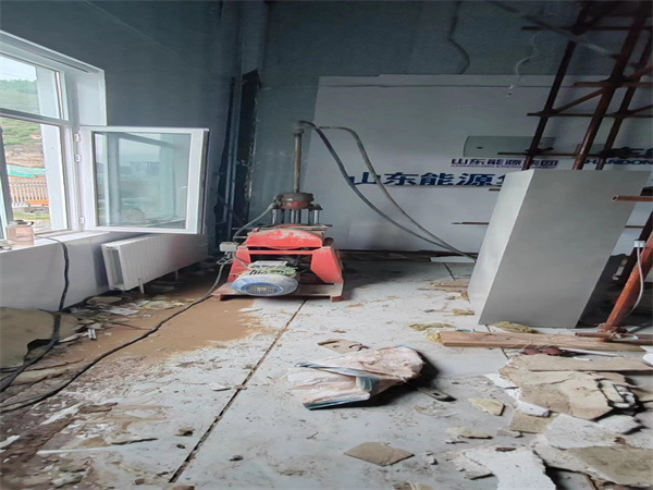 宋洛乡地基基础下沉墙体裂缝加固注浆顶升施工